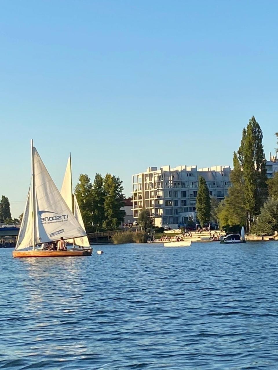 Mit Wasserblick An Der Alten Donau * Wien